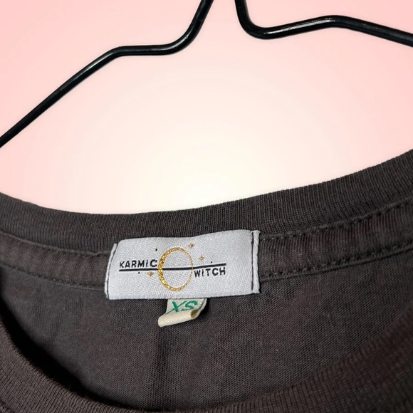 Karmic witch “can’t grab my” t shirt (Sz XS) - Picture 2 of 3